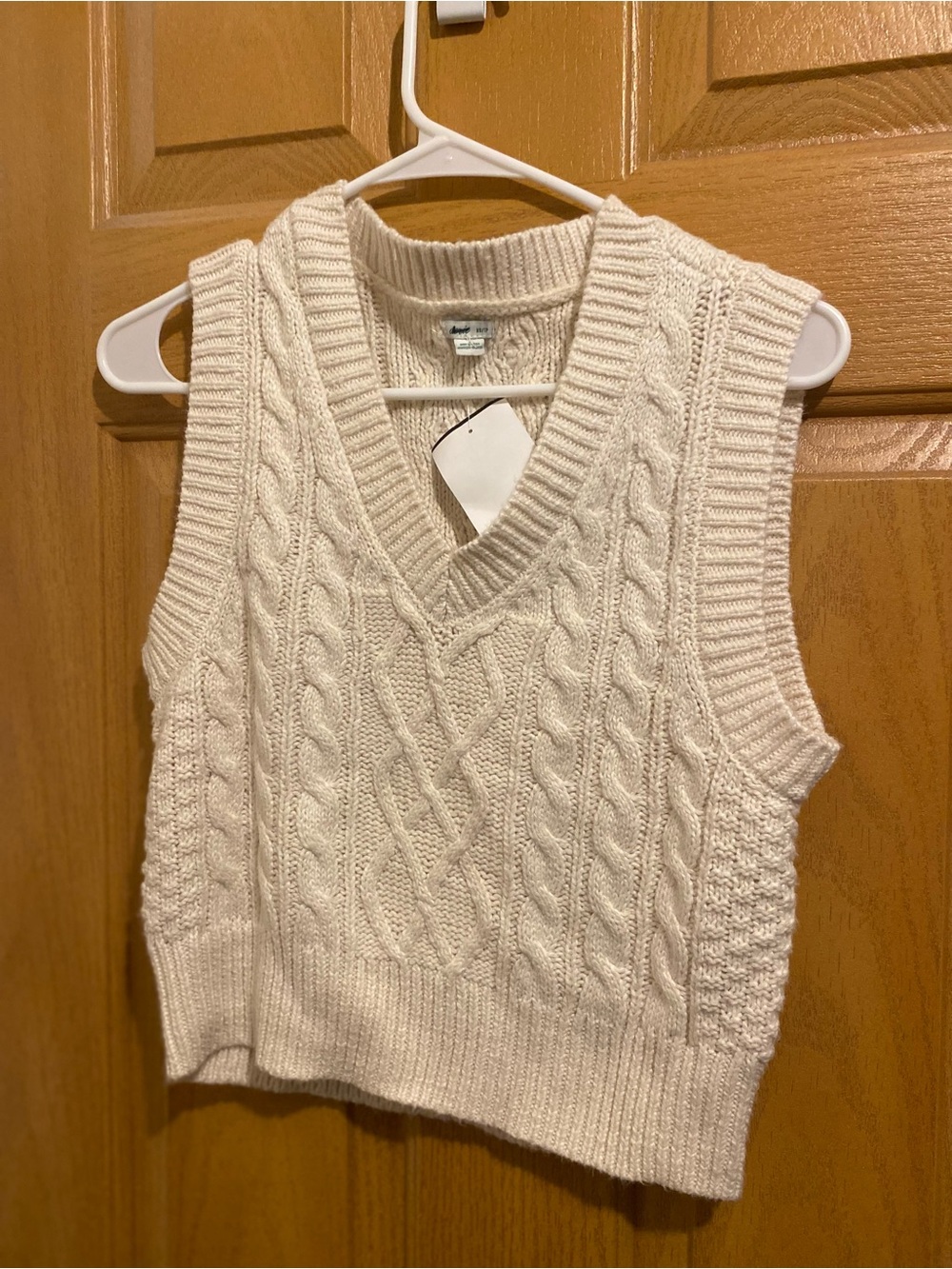 aerie Cable Knit V-Neck Sweater Vest - Cream